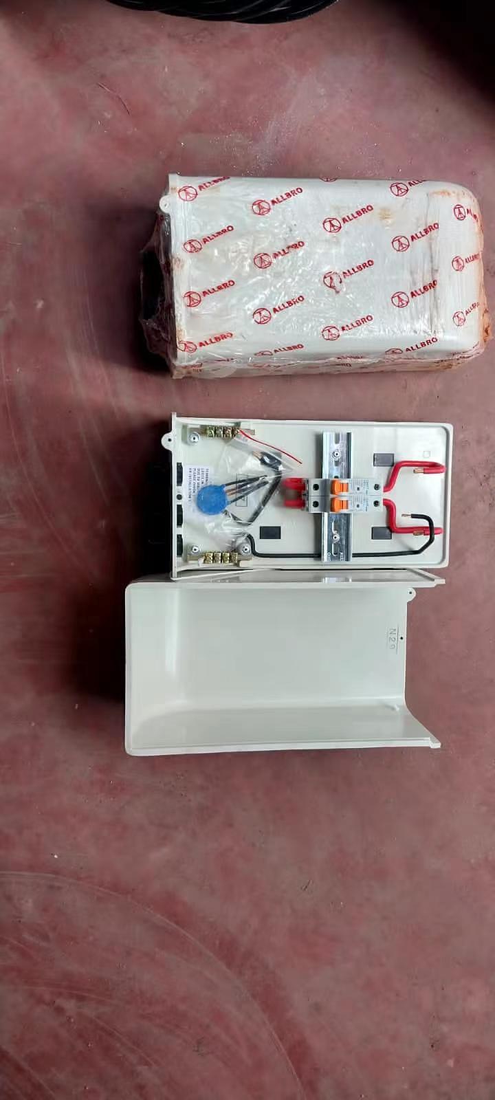 2ways pole top box-1